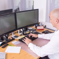 Matthias Krauß an seinem Arbeitsplatz